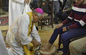 Monseñor Francisco Ozoria oficia misa de la Cena del Señor y realiza el Lavatorio de los Pies